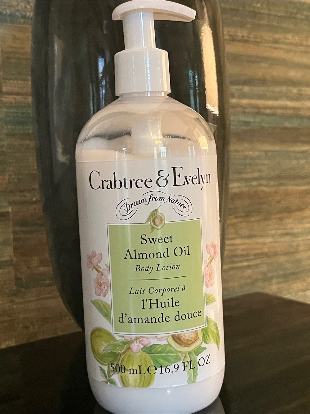 Crabtree & Evelyn Sweet Almond Oil Body Lotion 500ml Hydrating & Nourishing NWT